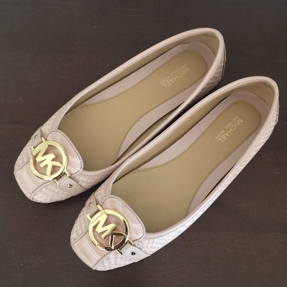 MICHAEL KORS Women's Shoes 6.5M Gold Logo Leather Flats Soft Pink Snake Skin